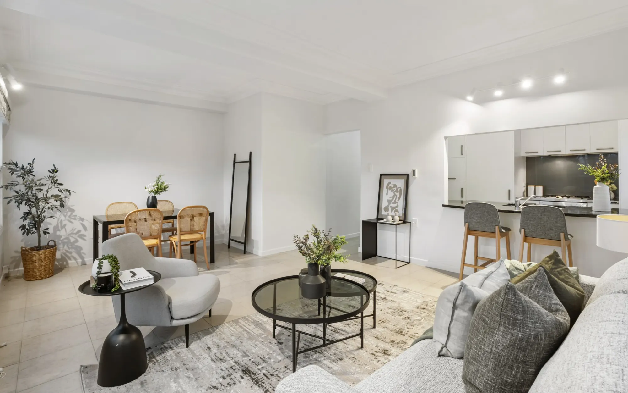 How to Use Home-Staging Photos to Plan Your Rooms
